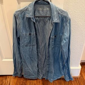 GAP Light Blue Denim Button-Up Shirt MT